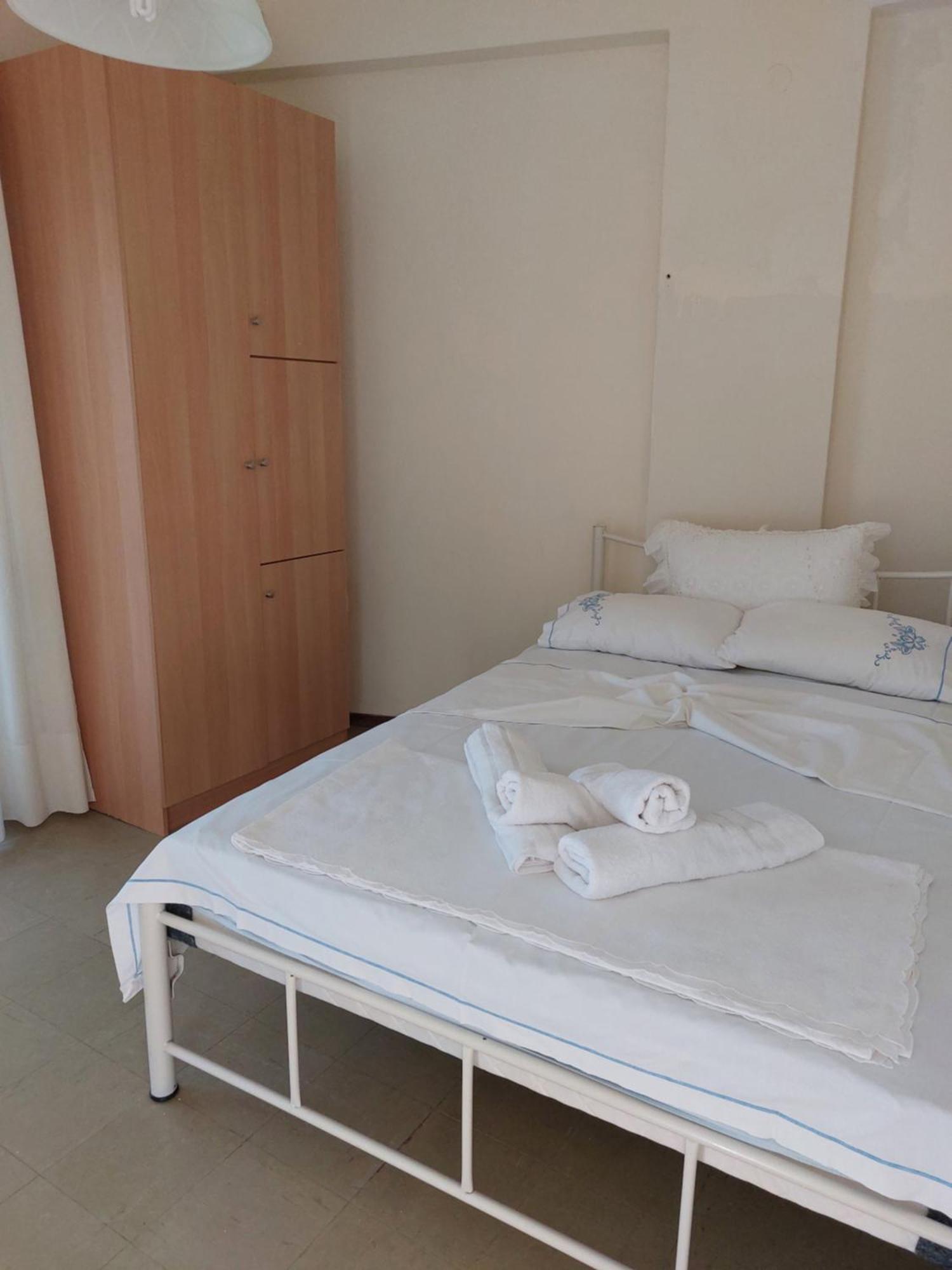 Luminosa Seaview Apartment Nea Iraklitsa Esterno foto